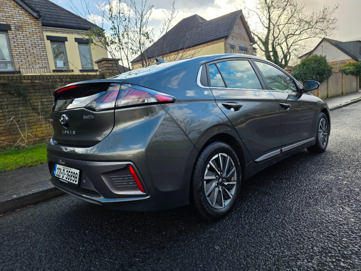 Hyundai IONIQ Premium 100kw - Image 3