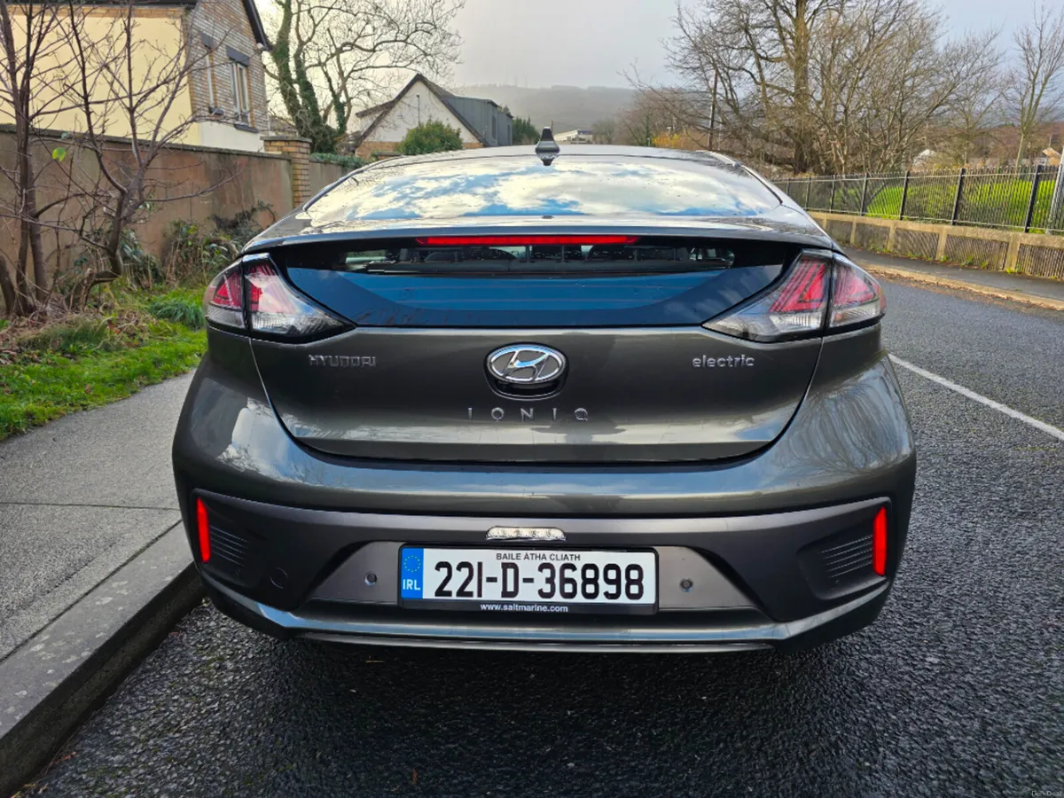 Hyundai IONIQ Premium 100kw - Image 4