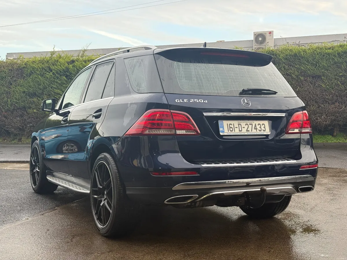 Mercedes-Benz GLE 2016 - Image 4