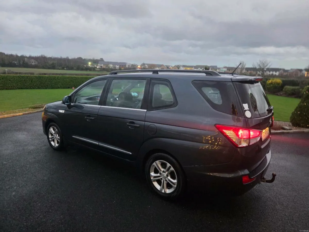 7 seater full leather low kms nct 2027 - Image 4