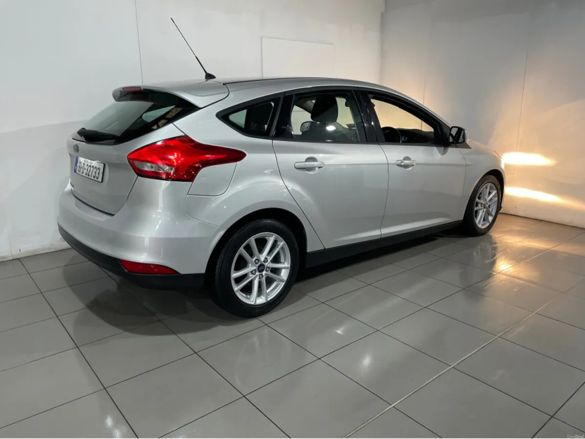 Ford Focus STYLE 1.6 TDCI 95PS 5DR 4DR - Image 3