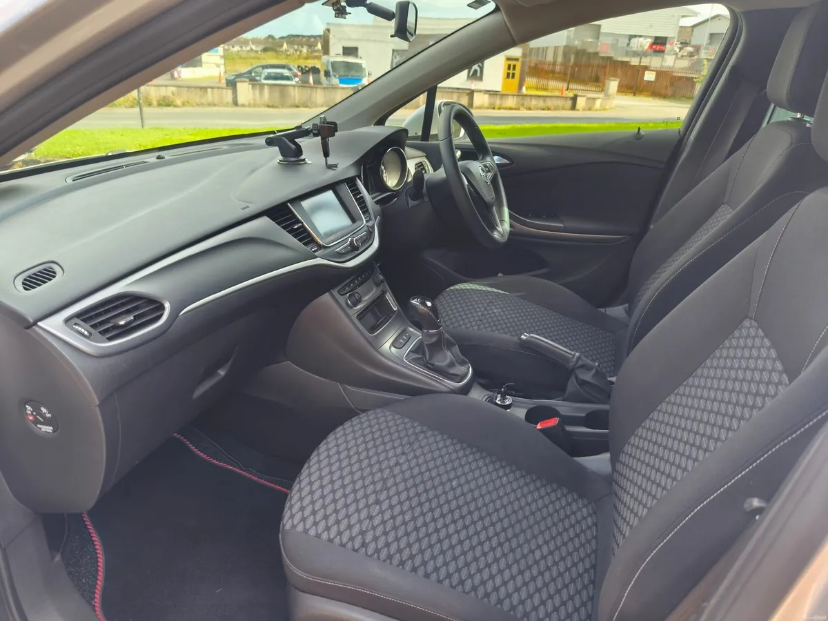 Opel Astra Tourer - Image 4