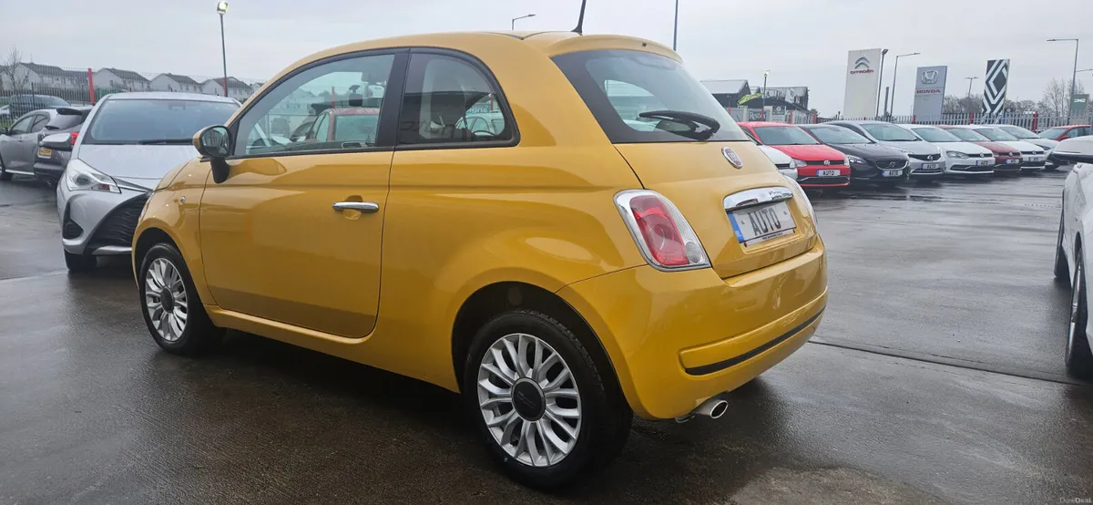 Fiat 500 automatic 1.2 lounge low kms - Image 4