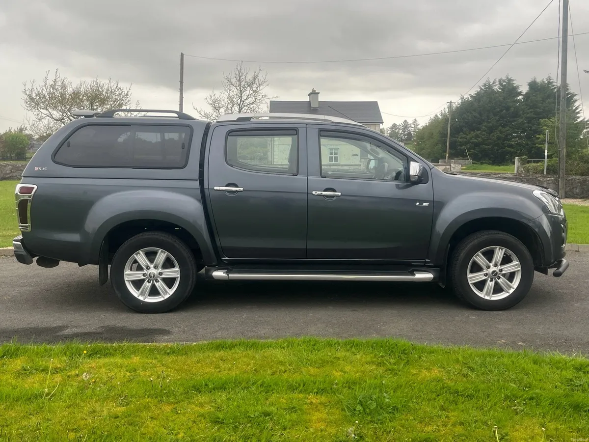 ISUZU D-MAX - Image 2