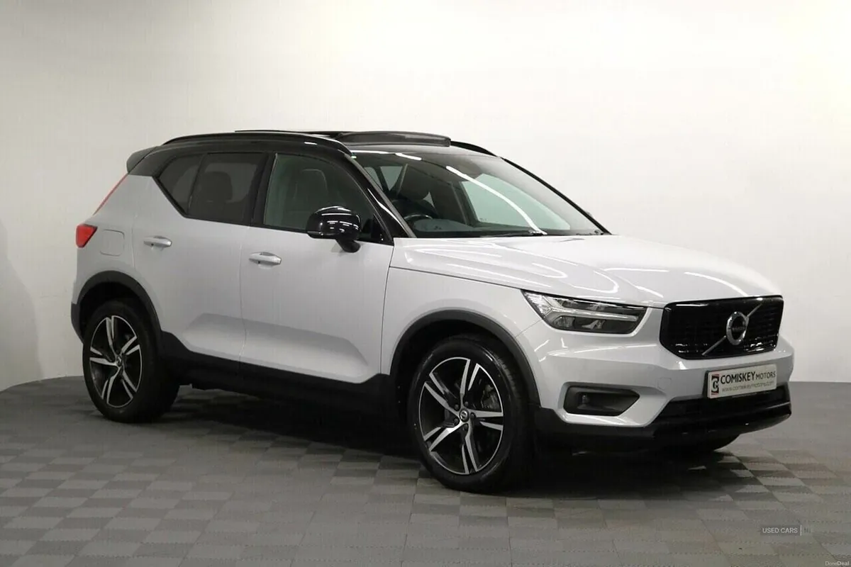 Volvo XC40 h T4 R-Design - Image 1