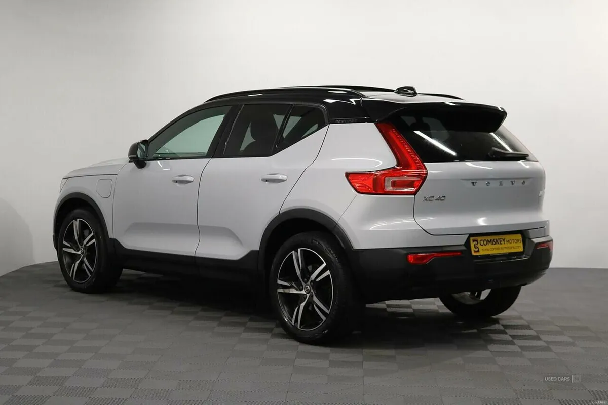 Volvo XC40 h T4 R-Design - Image 4