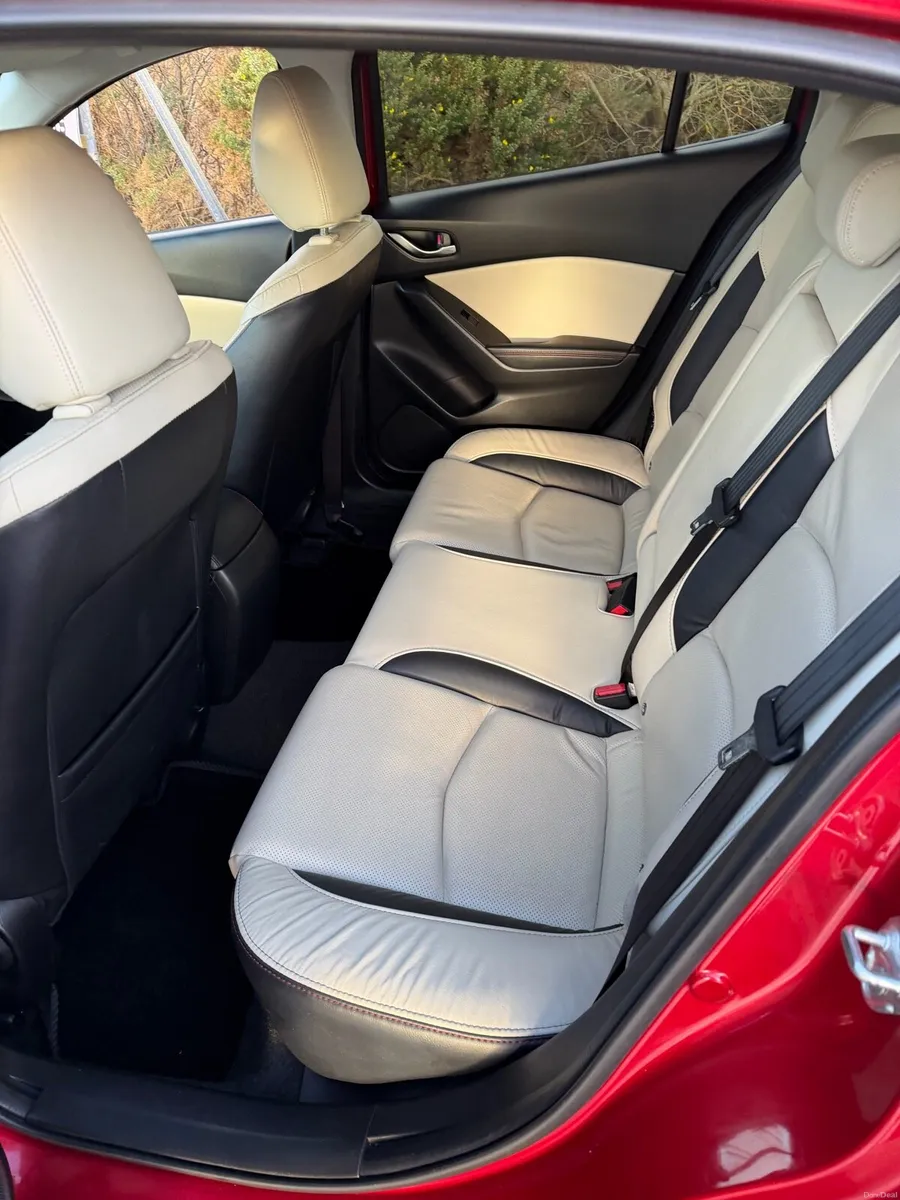 141 Mazda 3 Diesel leather - Image 5