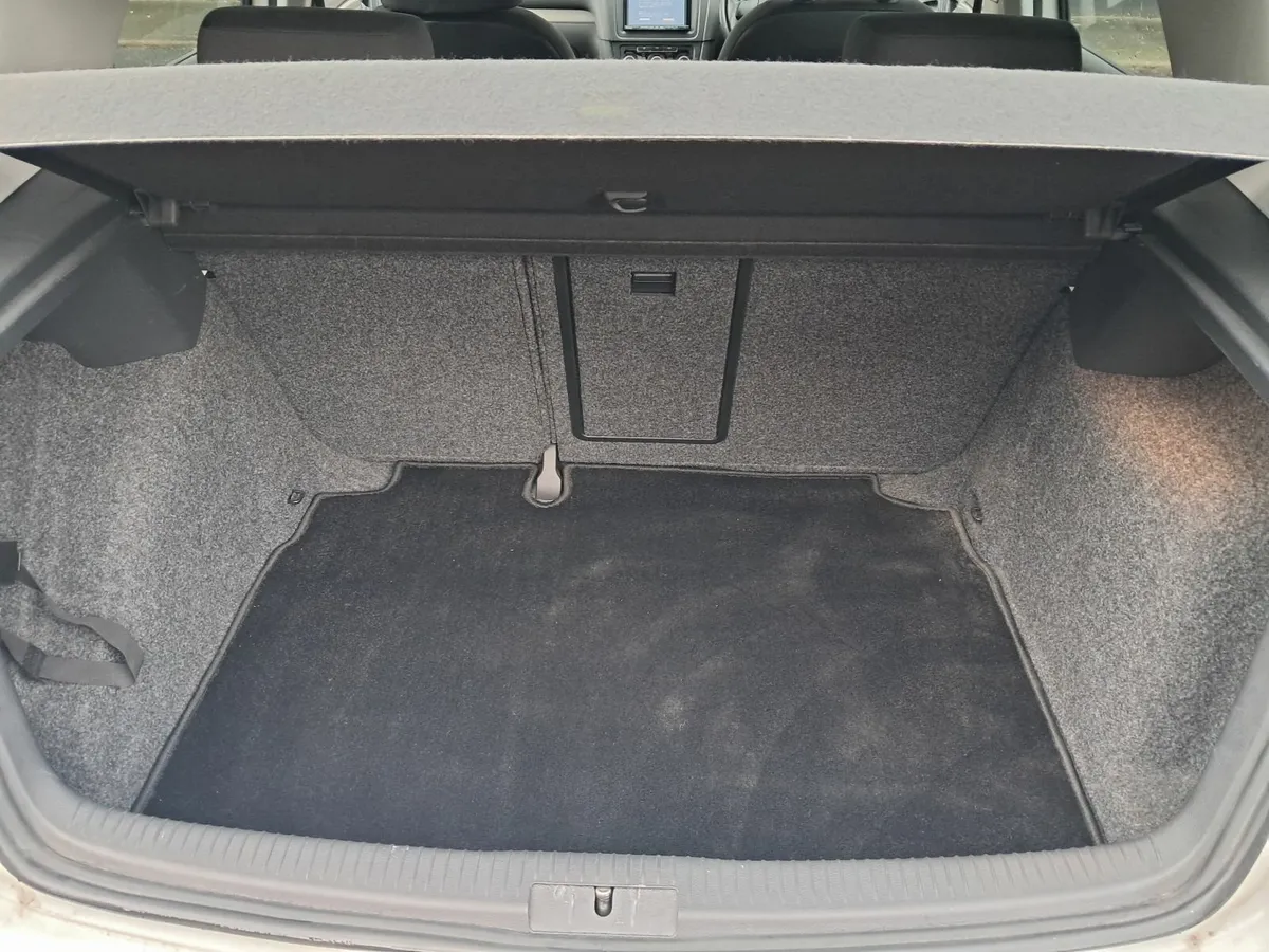 Volkswagen Golf 2013 - Image 1