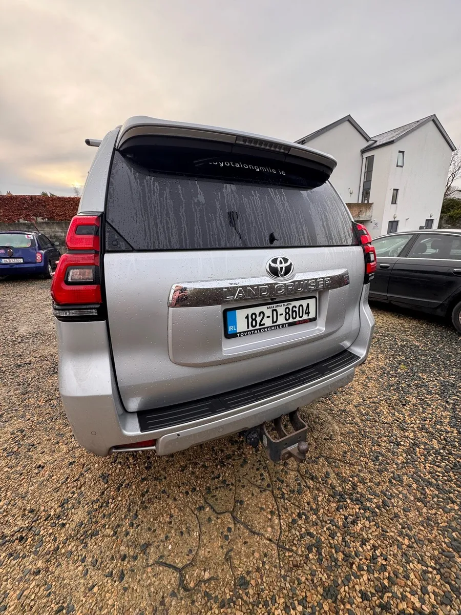 Hi Spec Land Cruiser (crew cab with 5 seats) - Image 4