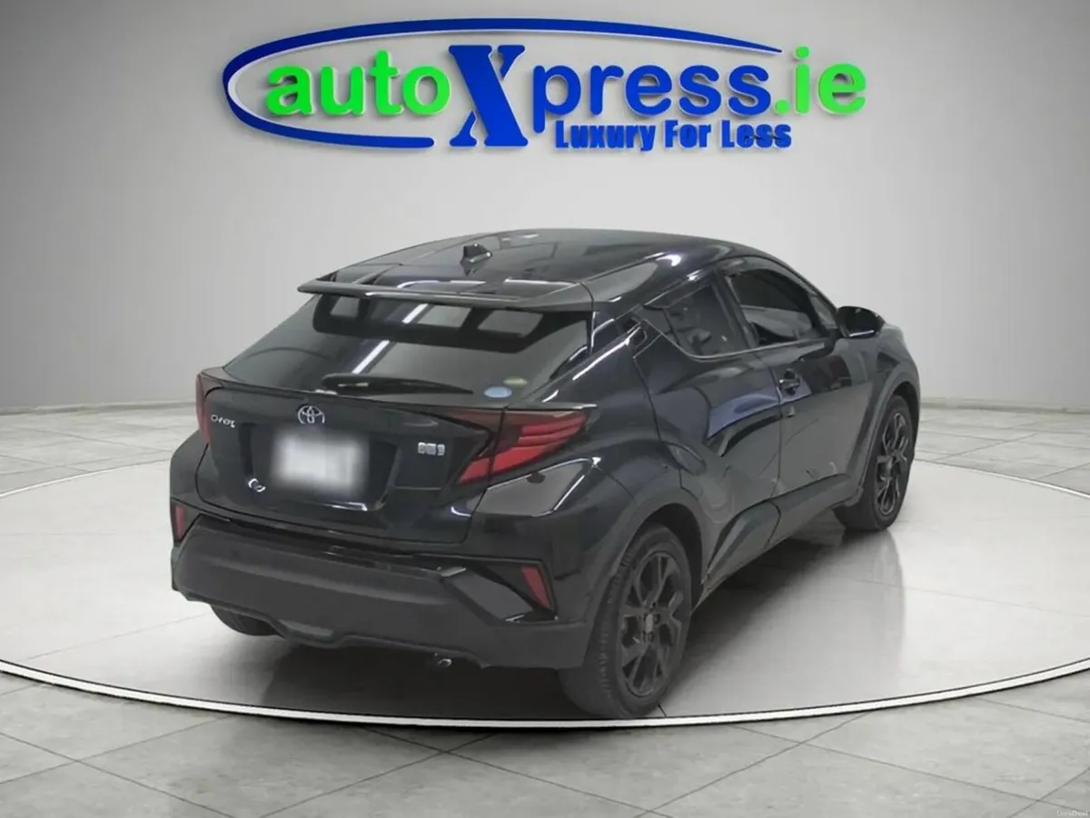 Toyota C-HR HIGH SPEC LEATHER PACK 1.8 Hybrid G MO - Image 3