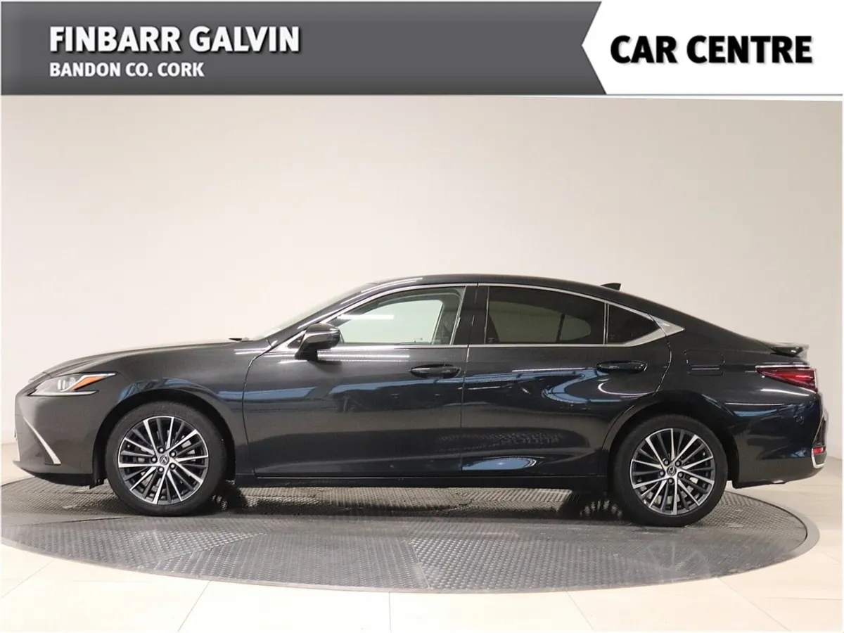 Lexus ES300h Dynamic (Moon Roof) - Image 3