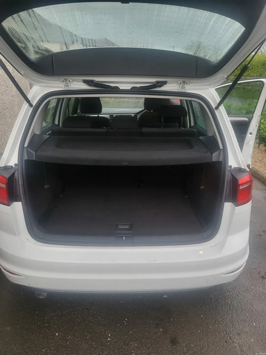 Volkswagen Golf - Image 4