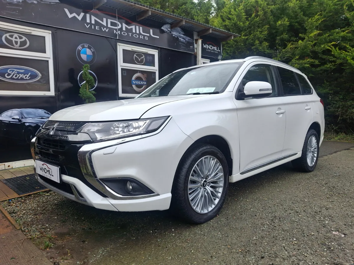 Mitsubishi Outlander 2.4 JURO PHEV 4WD - Image 1