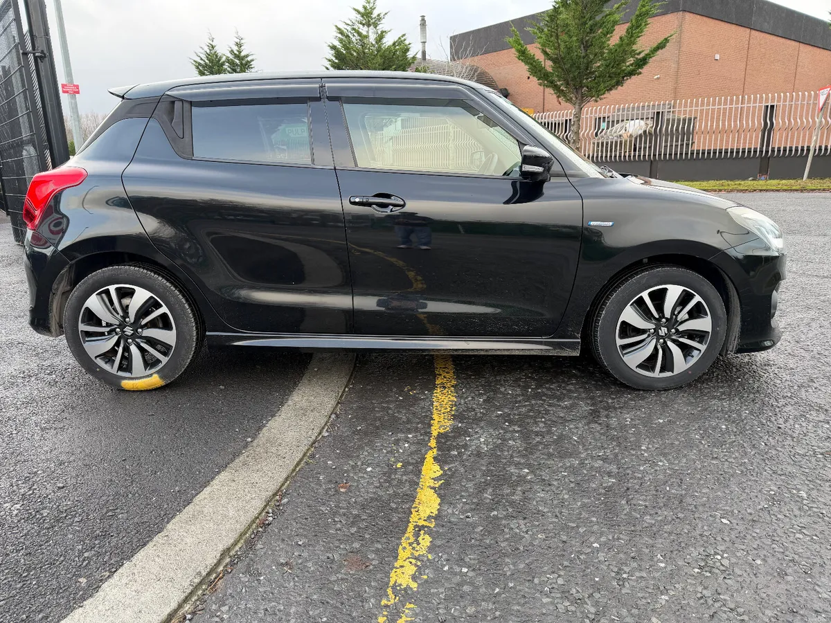 SUZUKI SWIFT RS HYBRID 2019 - Image 2