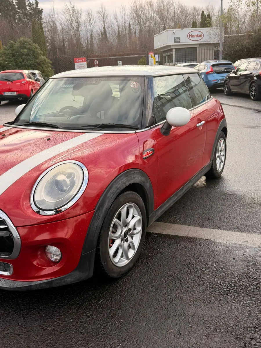Mini cooper red 1.49 L 2014 - Image 5
