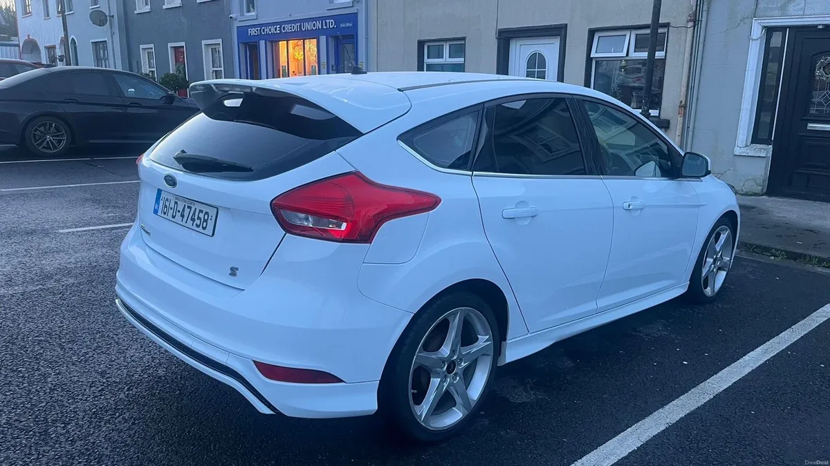 Ford Focus 2016 Zetec - Image 3