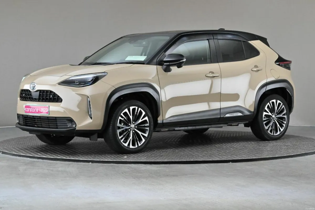 Toyota Yaris Cross 1.5 HYBRID **BI-TONE ROOF**360 - Image 4