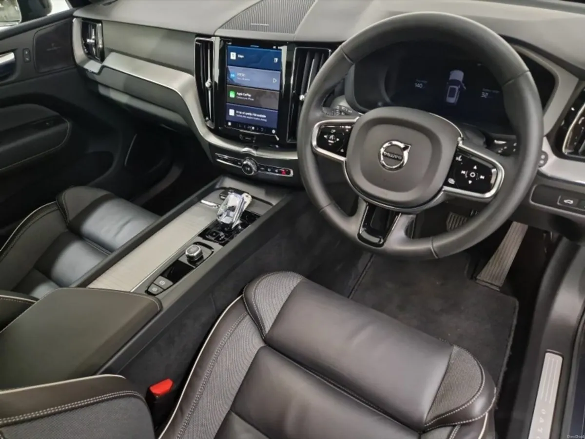 Volvo XC60 T6 PHEV Plus Dark - Image 4