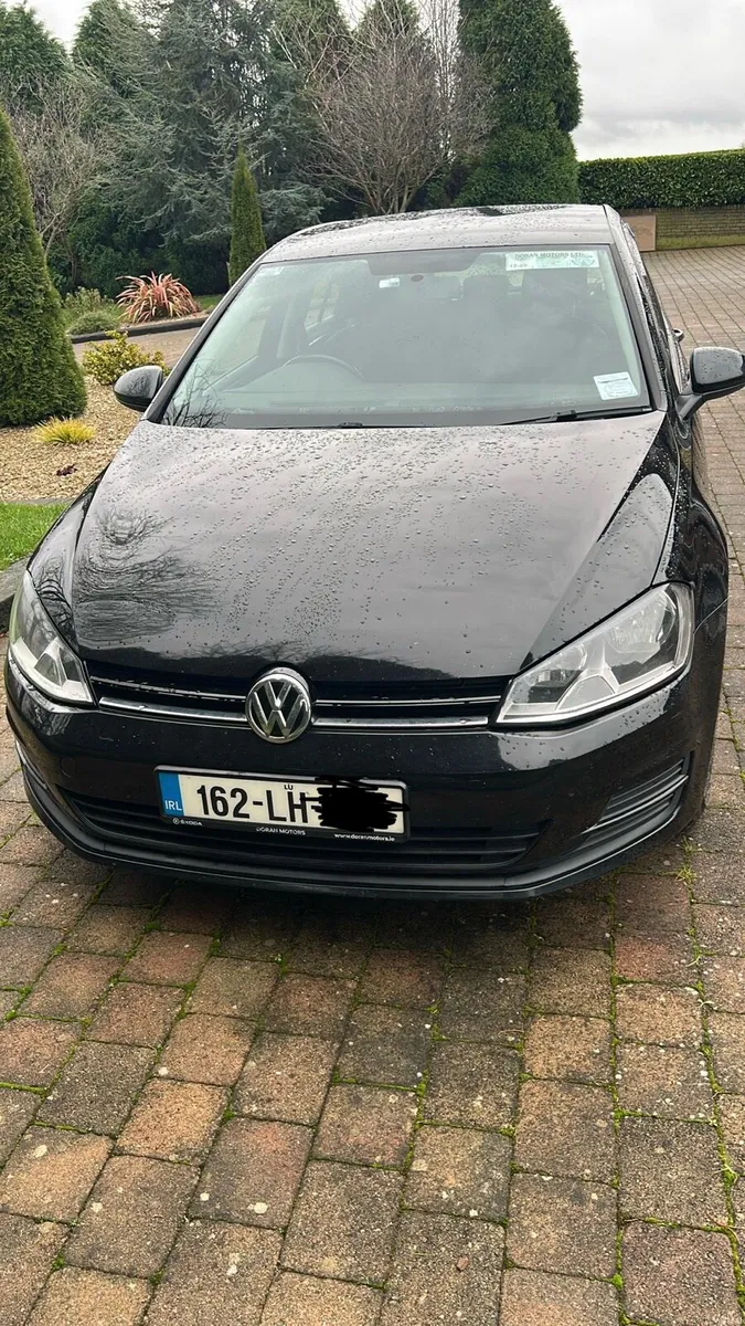 162 Volkswagen Golf hatchback - Image 1