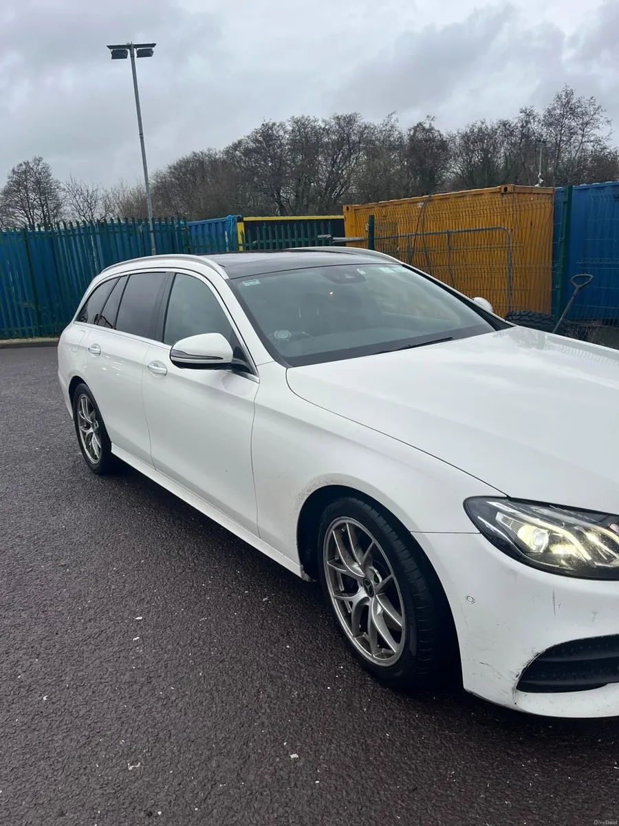 Mercedes E220 AMG - Image 2
