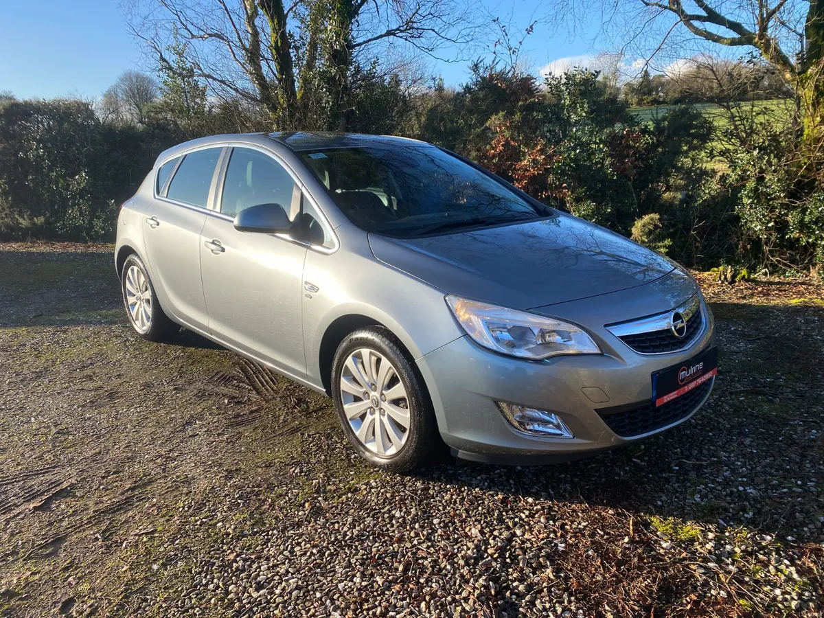 12 Opel Astra 1.7CDTI 125BBP Elite Full Leather - Image 1