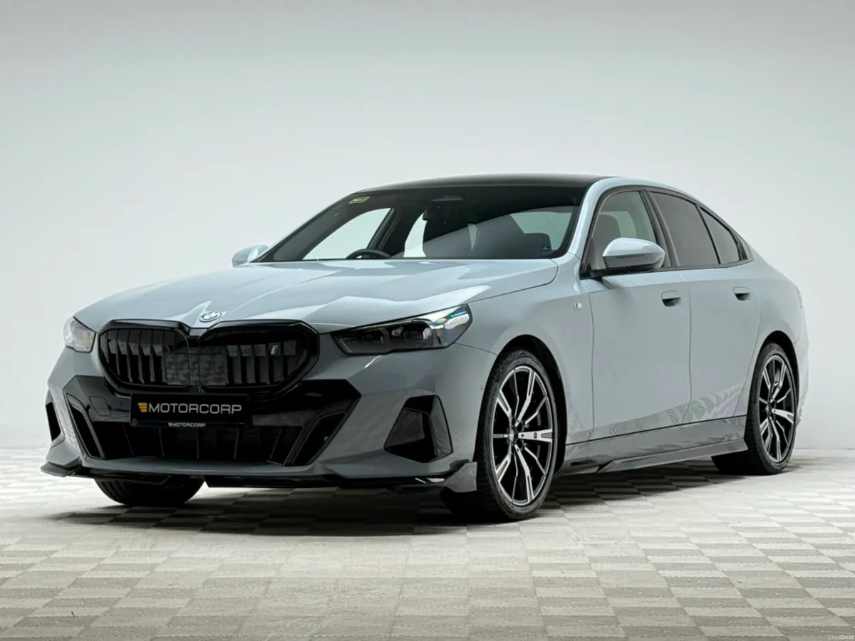 BMW i5 40 M SPORT EDRIVE *PAN ROOF* - Image 3