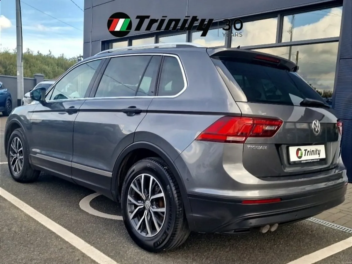 Volkswagen Tiguan ** GLASS ROOF ** 2.0 TDI 115HP * - Image 3
