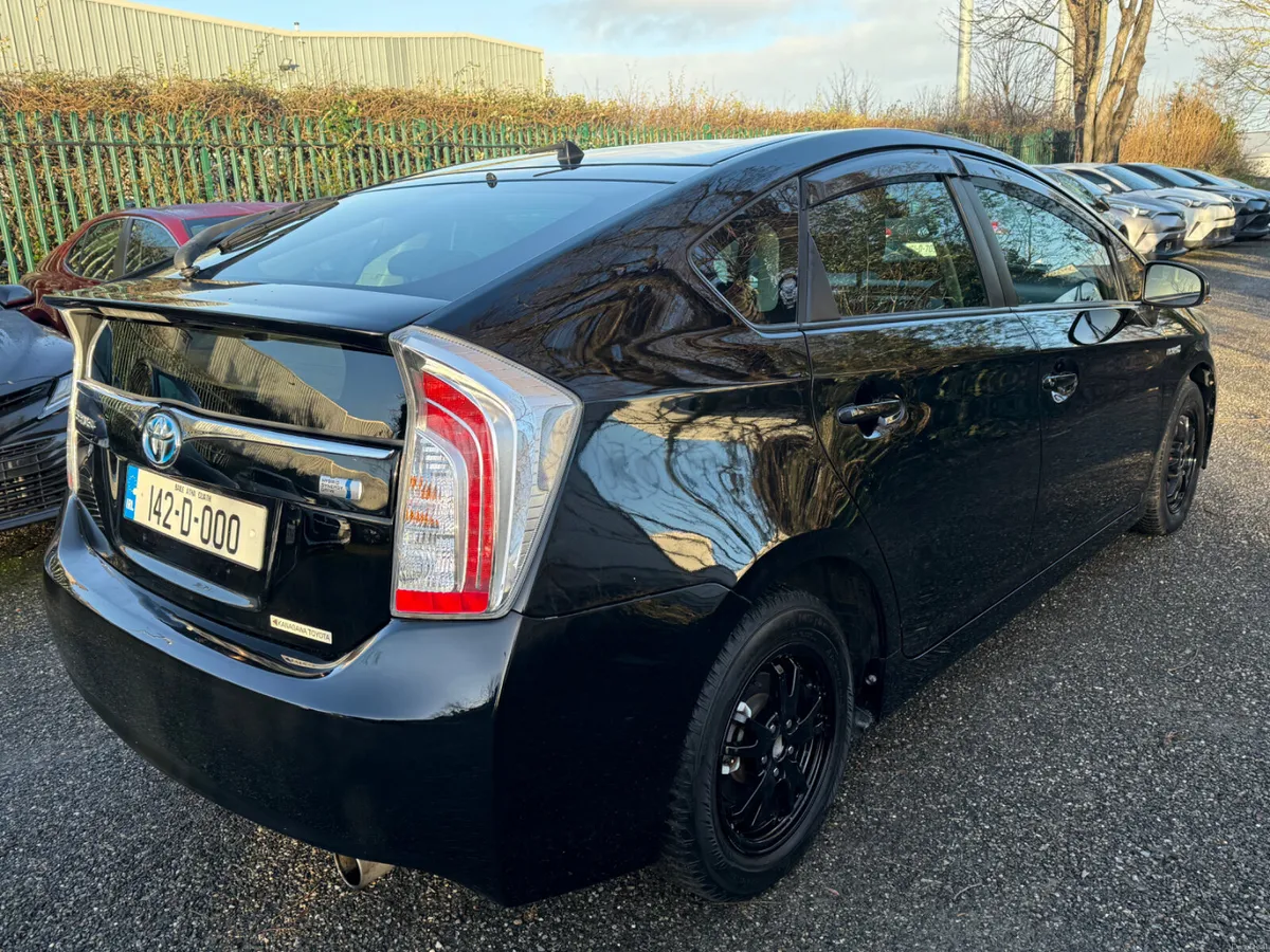 Toyota Prius - Image 4