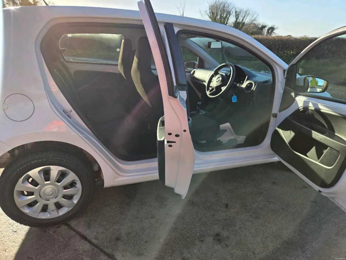 2016 Skoda Citigo **AUTOMATIC** - Image 6