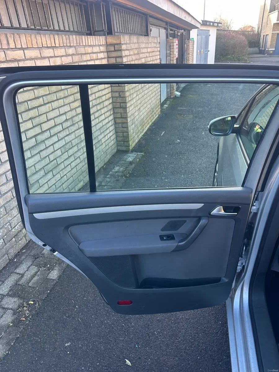 Volkswagen Touran 2014 - Image 3