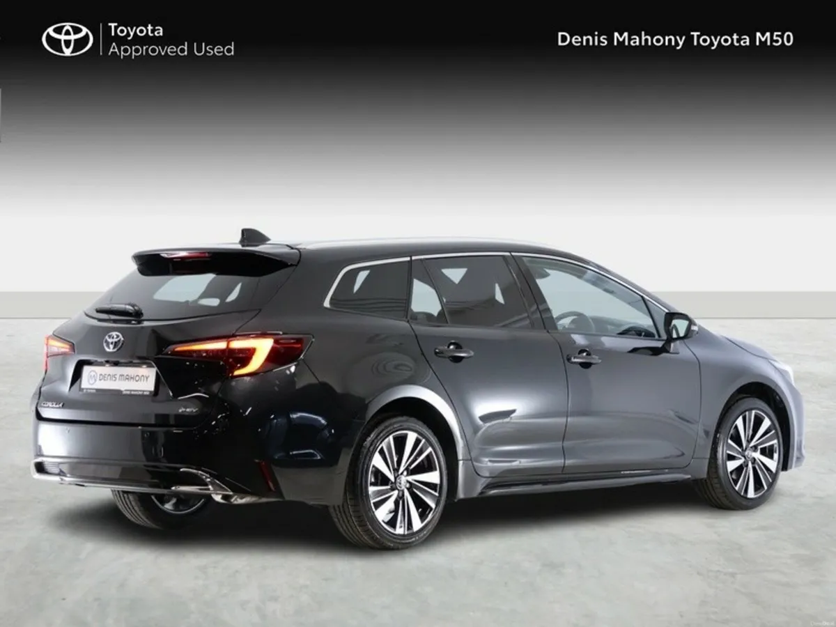 Toyota Corolla Touring Sports Sol - Image 2