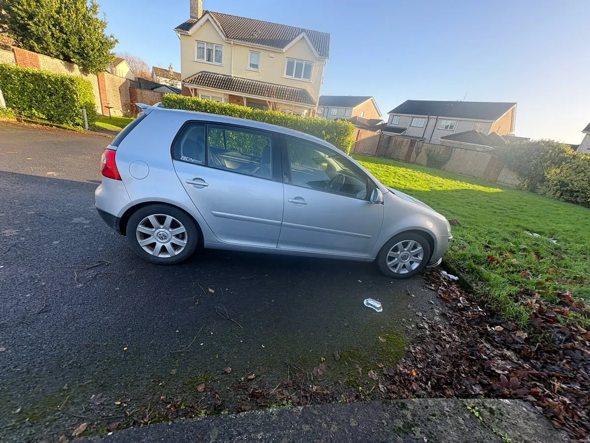 VW Golf 05 1.4 petrol - Image 1