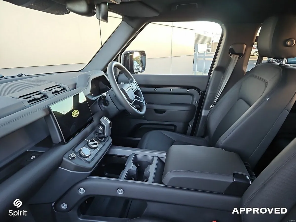 Land Rover Defender Defender X-Dynamic Se Phev A - Image 3