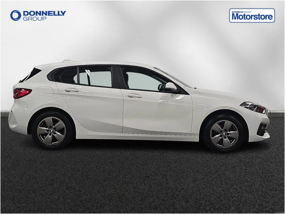 BMW 1 Series Diesel Hatchback SE - Image 3