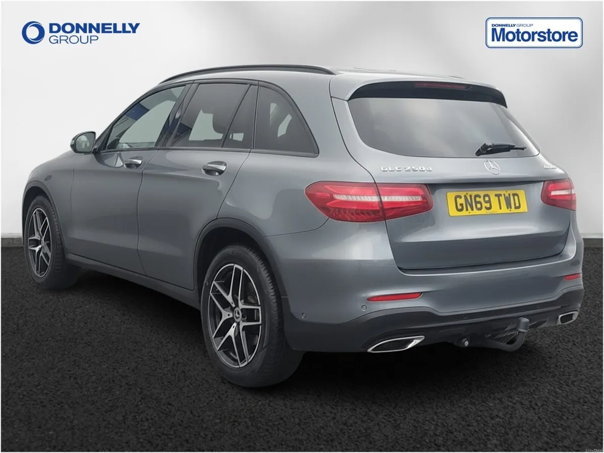 Mercedes-Benz Glc Estate Special Edition Night Edi - Image 2