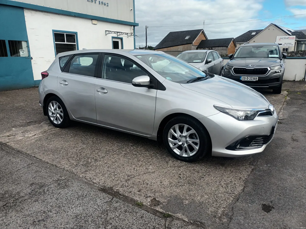 2016 Toyota Auris 1.4 D-4D (90) 5Dr Luna - Image 2
