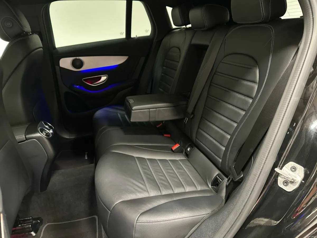 Mercedes-Benz EQC EQC400 4Matic AMG Line Edition 8 - Image 4
