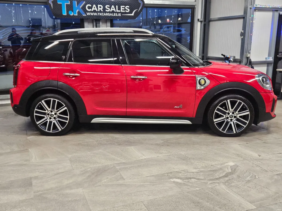 21 MINI COUNTRYMAN COOPER EXCLUSIVE PLUG IN HYBRID - Image 2