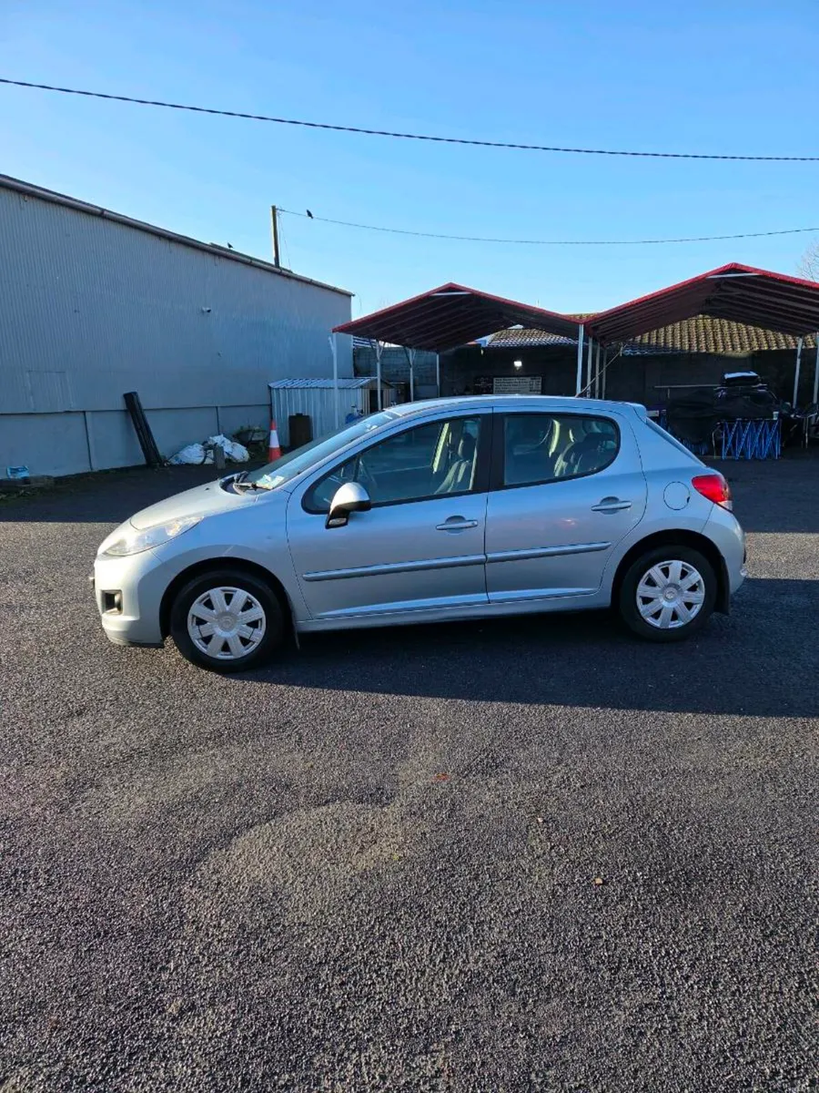 12 PEUGEOT 207 1,4D - Image 4