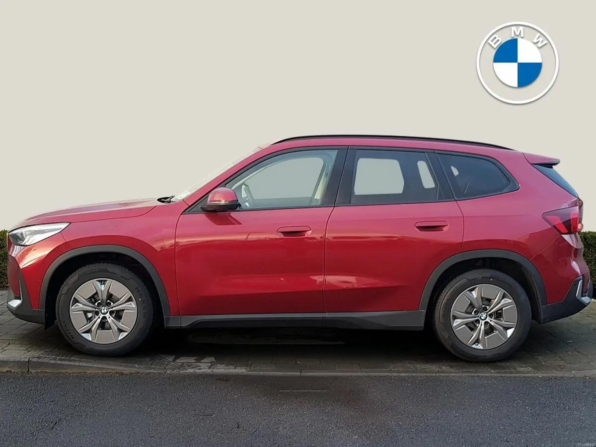 BMW iX1 iX1 eDrive20 Sport - Image 3