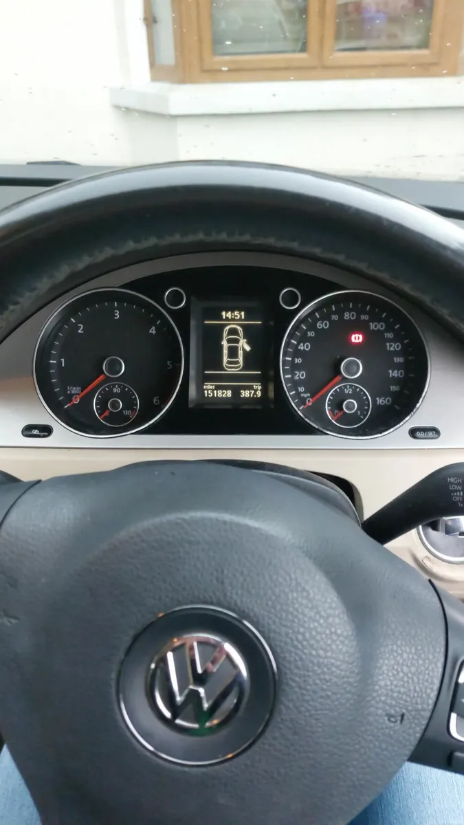 Volkswagen Passat 2009 - Image 1