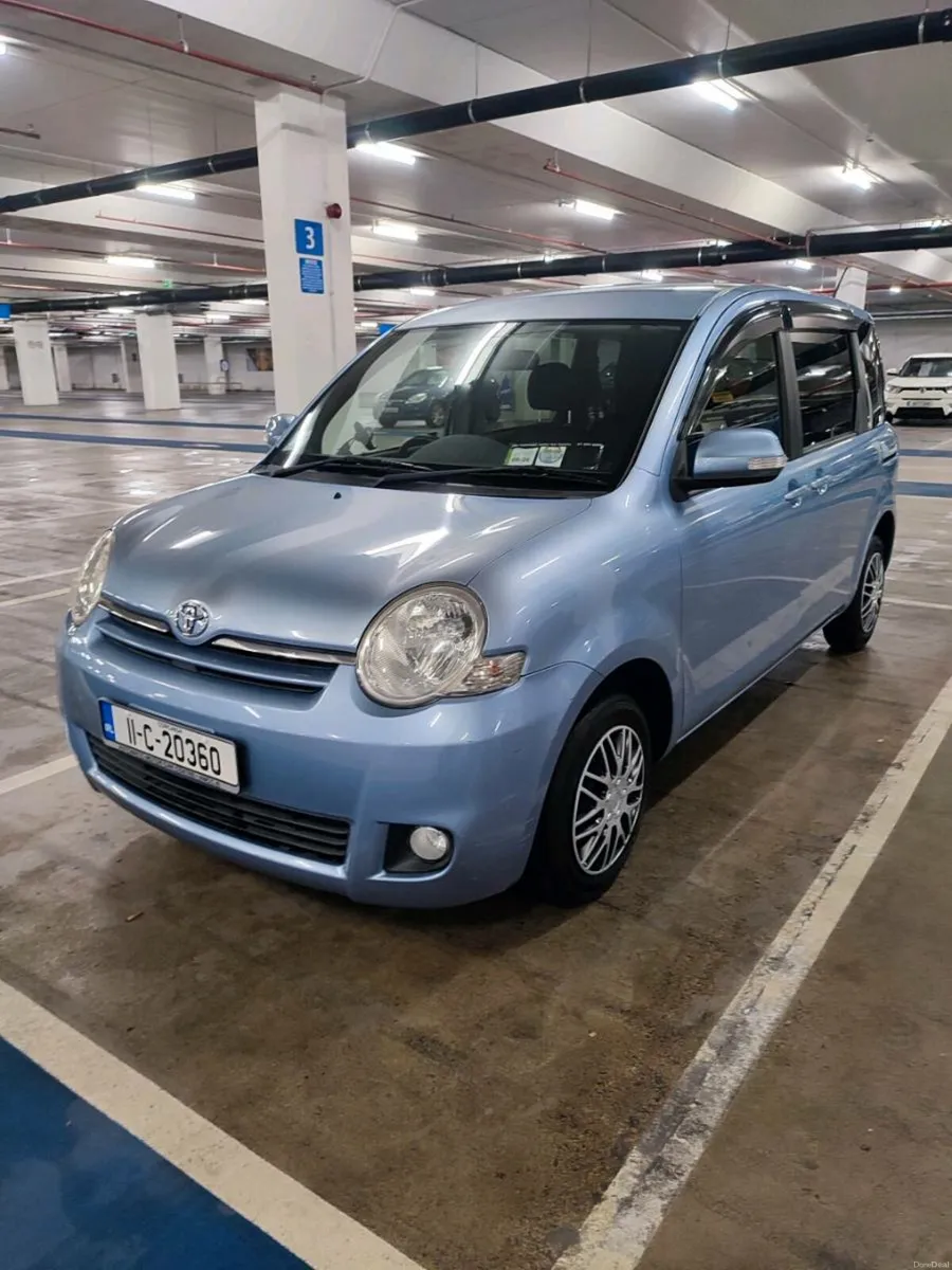 Toyota Sienta 7 Seater Automatic. Spotless!! - Image 1