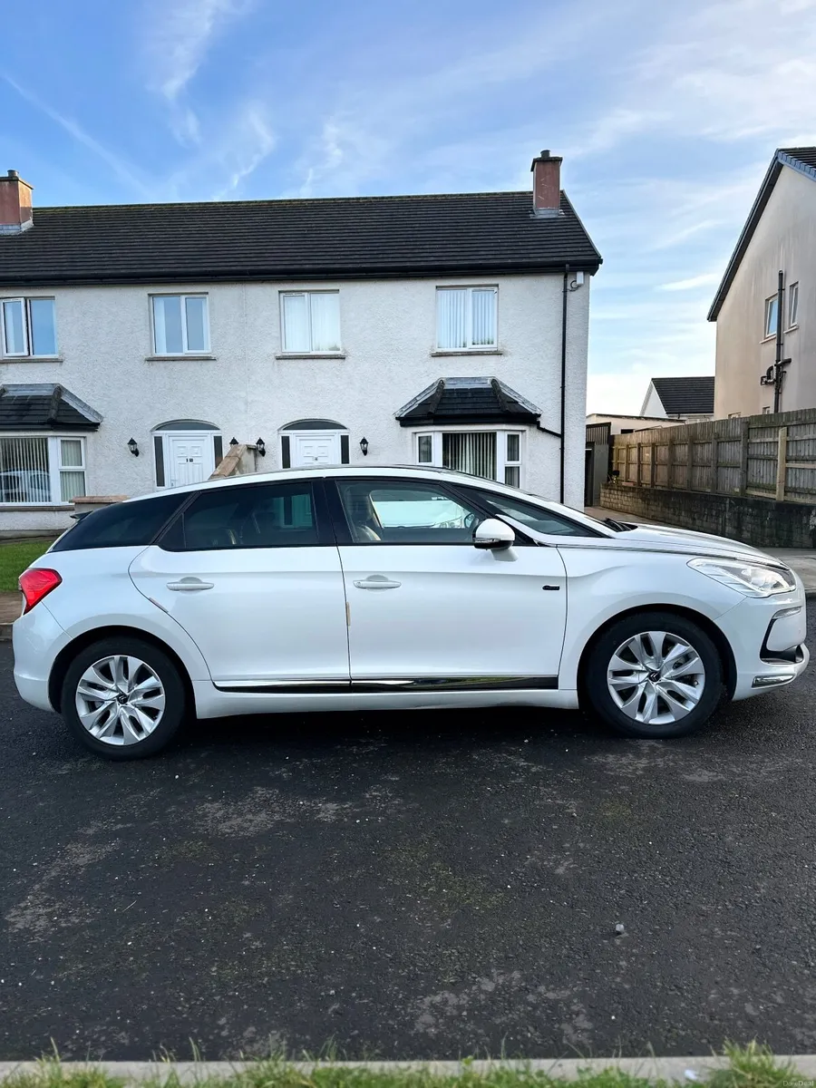 Citroen DS 5 2014 Automatic - Image 2