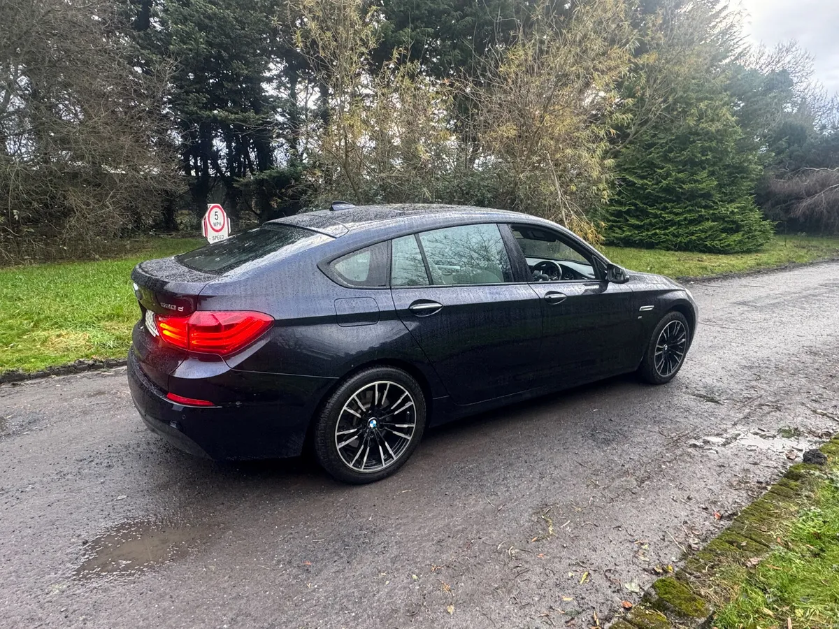 16 BMW 520GT M-SPORT - Image 2