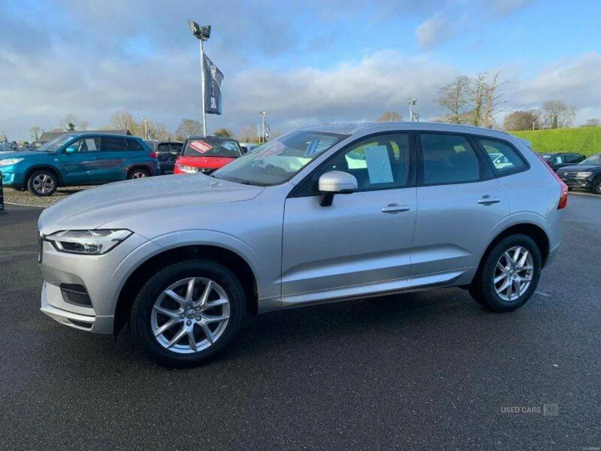 Volvo XC60 Momentum - Image 2