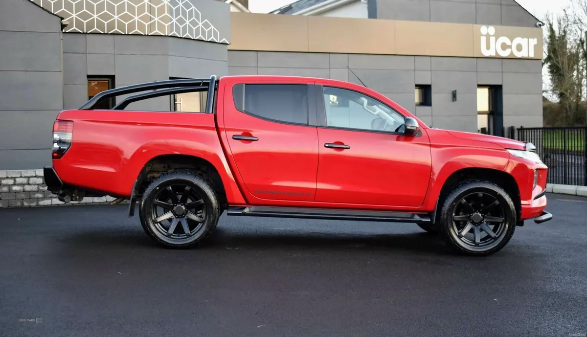 Mitsubishi L200 2.3 L200 Barbarian X DI-D Auto 4WD - Image 4