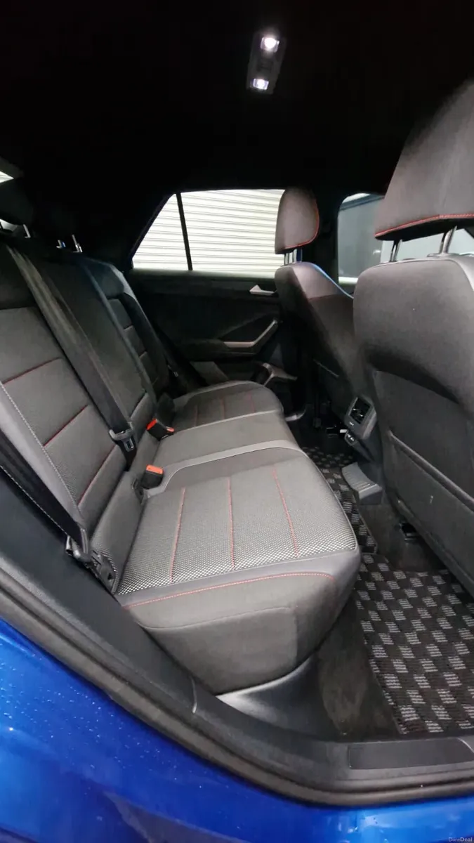 VW T-ROC 2.0 TDI SPORT AUTOMATIC - Image 3
