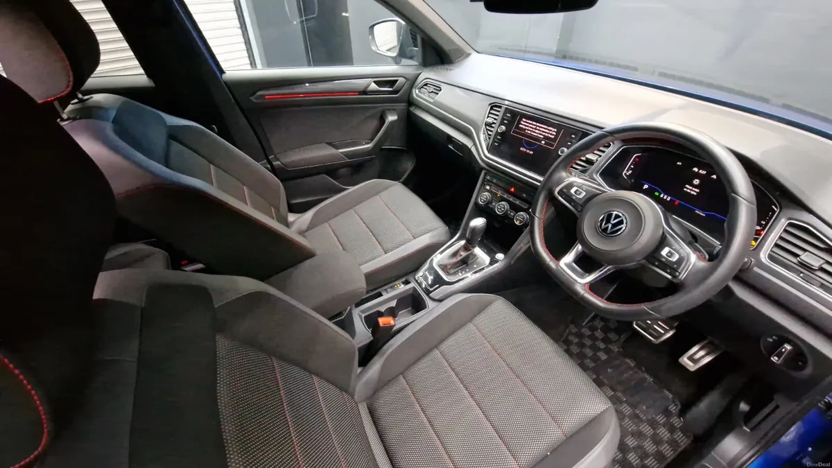 VW T-ROC 2.0 TDI SPORT AUTOMATIC - Image 4