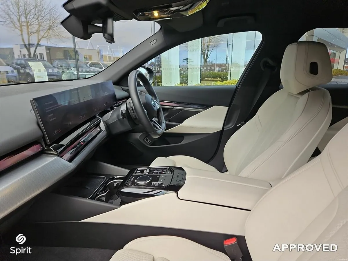 BMW 5-Series 530e M-Sport Estate - Image 3