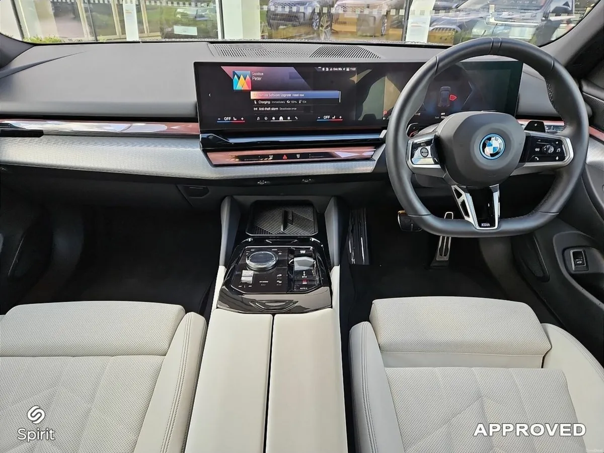BMW 5-Series 530e M-Sport Estate - Image 4